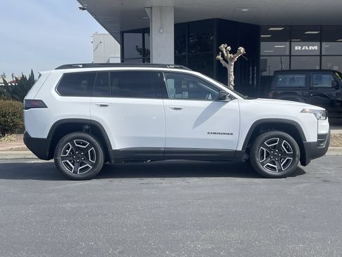 New 2026 Jeep Cherokee Laredo AWD/4WD image 6