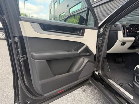 Certified 2026 Porsche Cayenne Coupe AWD/4WD image 18