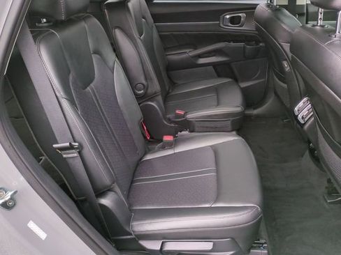 Used 2023 Kia Sorento SX image 28