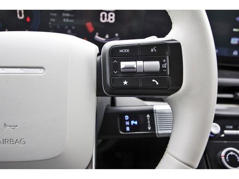 Used 2025 Hyundai Santa Fe SE image 19