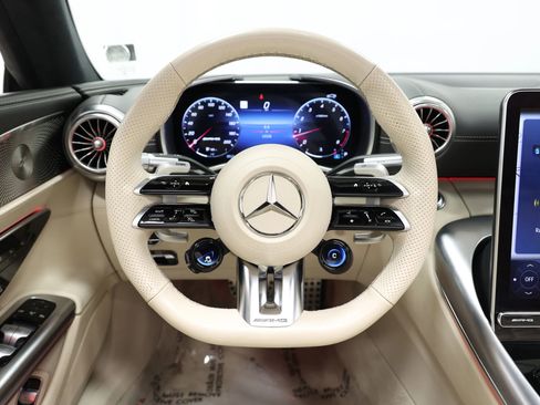 Used 2022 Mercedes-Benz SL 55 AMG 4MATIC image 36