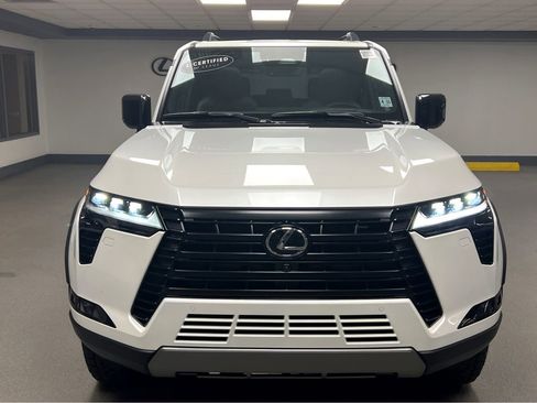 Certified 2026 Lexus GX 550 AWD/4WD image 2