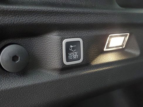 New 2025 Jeep Grand Cherokee L Limited w/ Black Appearance Package image 8