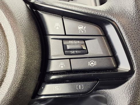 Certified 2025 Subaru Crosstrek 2.0i Premium image 18