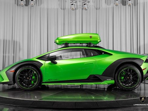 Used 2024 Lamborghini Huracan Sterrato image 14