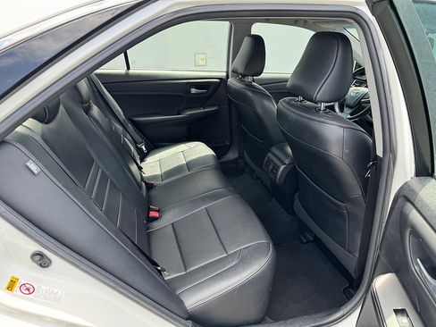Certified 2017 Toyota Camry XLE w/ Moonroof Package FWD image 11