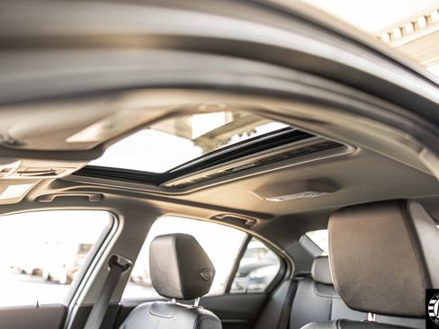 Used 2017 BMW 320i xDrive Sedan image 18