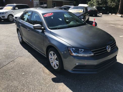 Used 2017 Volkswagen Jetta S image 3