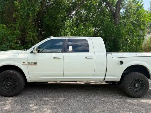 Used 2018 RAM 2500 Laramie w/ Convenience Group AWD/4WD image 3