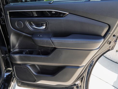 Used 2023 Honda Pilot Touring image 32