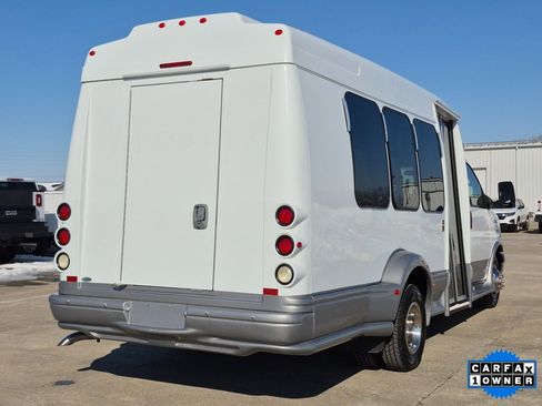 Used 2008 Chevrolet Express 3500 w/ Shuttle Bus Package image 7