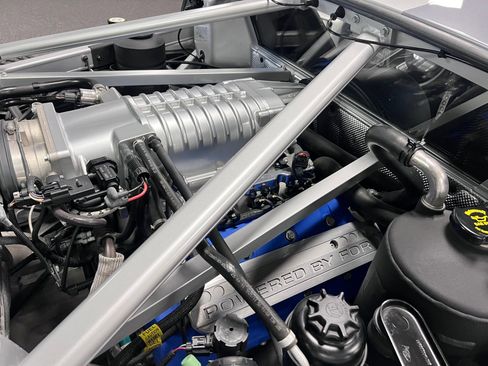 Used 2006 Ford GT image 12