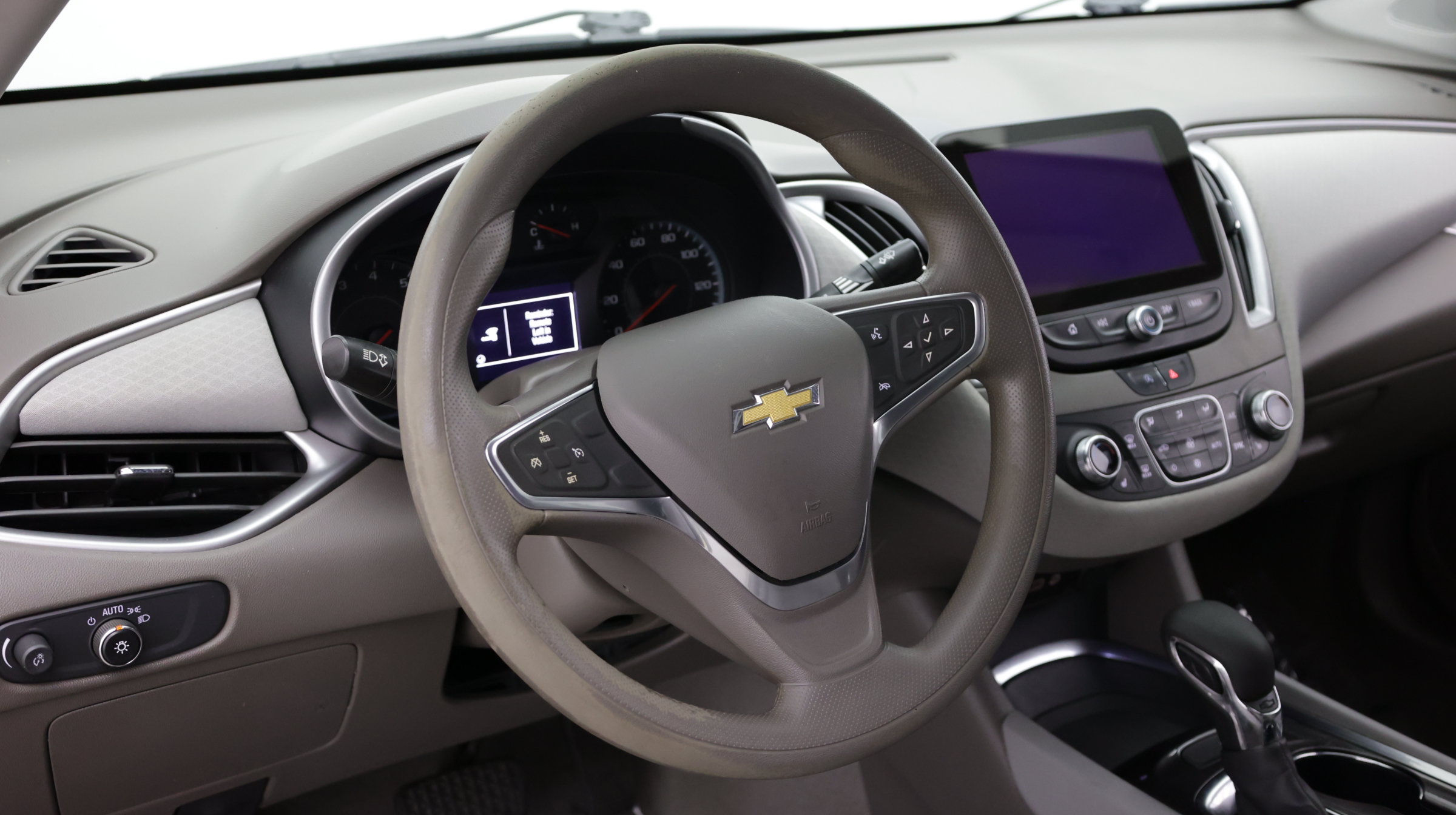 Used 2022 Chevrolet Malibu LT FWD image 10