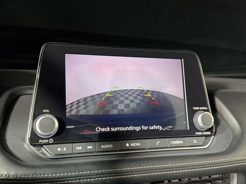 Used 2024 Nissan Rogue SV FWD image 23