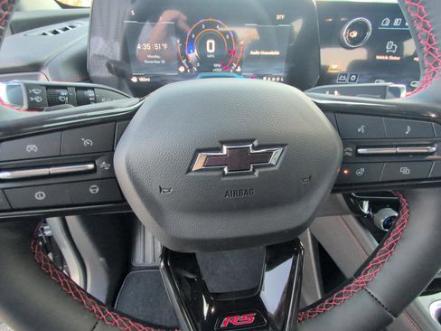 Used 2026 Chevrolet Traverse RS FWD image 25