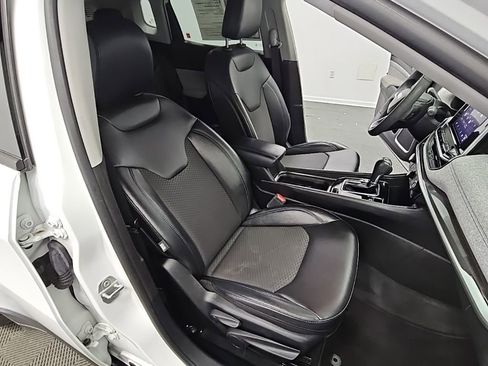 Used 2022 Jeep Compass Latitude image 39