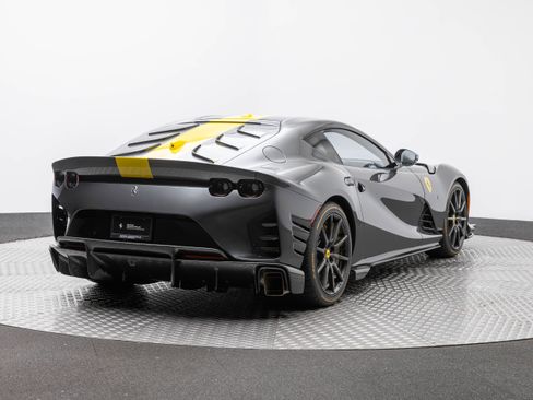 Used 2023 Ferrari 812 Competizione RWD image 7