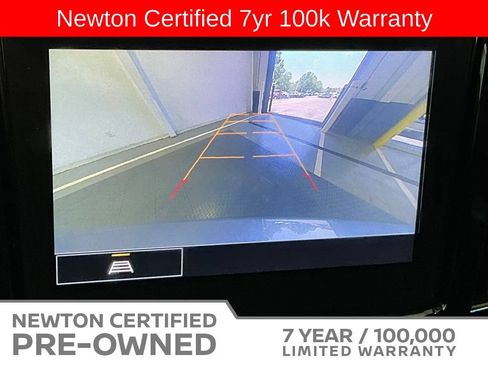 Used 2023 Chevrolet Traverse LT FWD image 19
