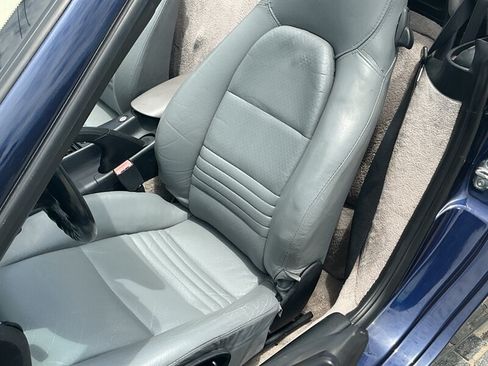 Used 2001 Porsche Boxster RWD image 30