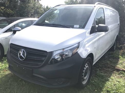 Used 2023 Mercedes-Benz Metris image 4