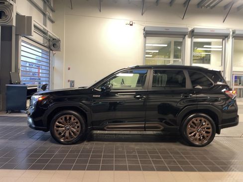 Used 2025 Subaru Forester Sport image 4