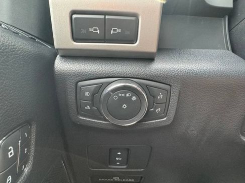 Used 2017 Ford F250 Lariat w/ Chrome Package AWD/4WD image 19