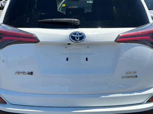 Used 2017 Toyota RAV4 XLE w/ Convenience Package AWD/4WD image 19