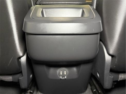 Used 2022 Volvo XC60 B5 Momentum image 20