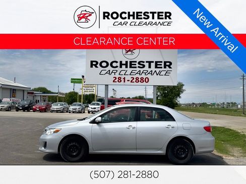 Used 2012 Toyota Corolla LE FWD image 1