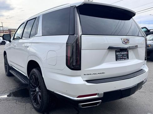 Used 2025 Cadillac Escalade Premium Luxury AWD/4WD image 5