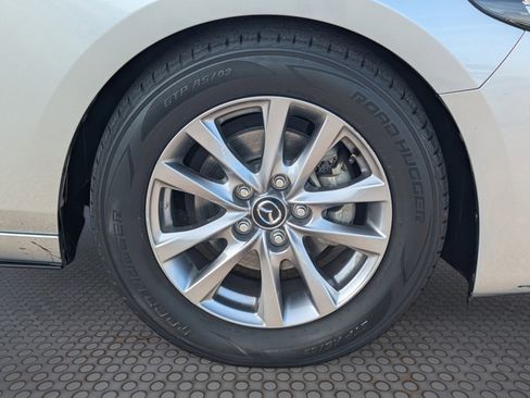 Used 2020 MAZDA MAZDA3 Sedan image 9