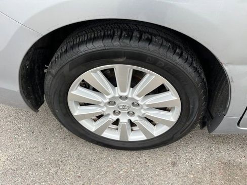 Used 2017 Toyota Sienna Limited image 25