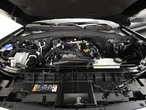 Used 2025 Ford Explorer Active image 5