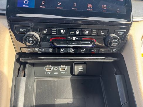 New 2025 Jeep Grand Cherokee Limited w/ Luxury Tech Group II image 28