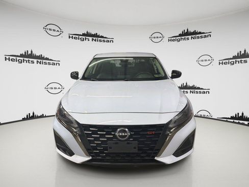 Used 2024 Nissan Altima 2.5 SR FWD image 6