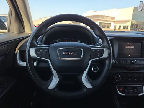 Used 2024 GMC Terrain SLE image 21