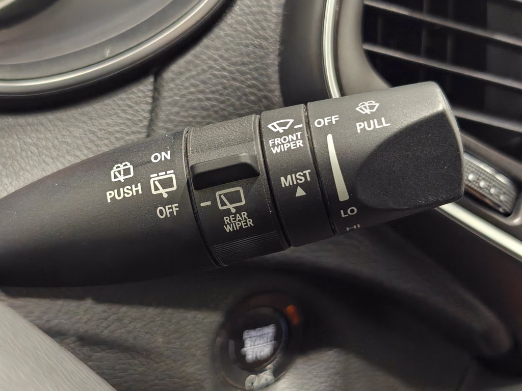 Used 2019 Jeep Cherokee Trailhawk AWD/4WD image 42