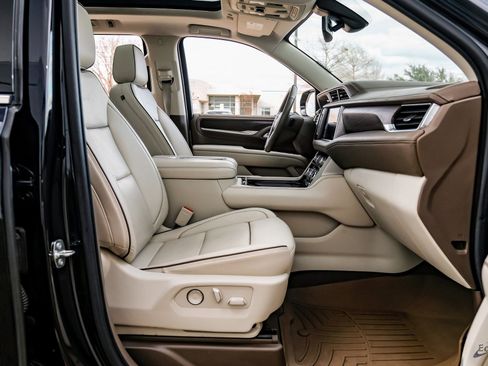 Used 2021 GMC Yukon Denali image 47