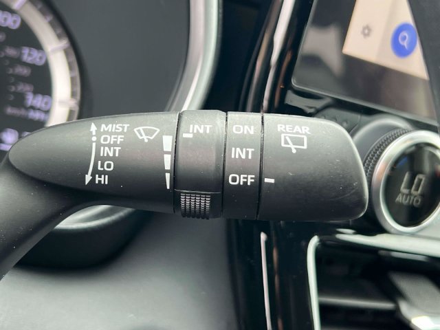 Used 2023 Toyota Highlander XLE AWD/4WD image 24