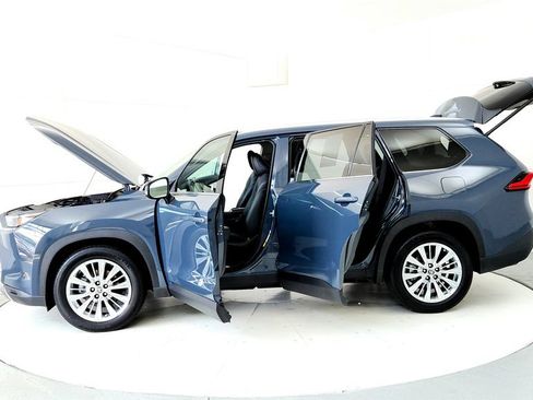 Used 2024 Toyota Grand Highlander AWD image 10