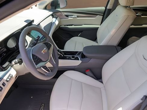 Certified 2026 Cadillac XT5 Premium Luxury w/ Driver Assist Package FWD image 9
