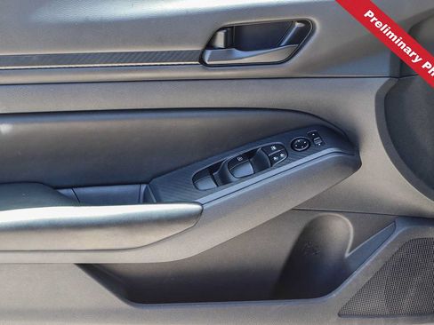 Used 2025 Nissan Altima 2.5 S FWD image 16