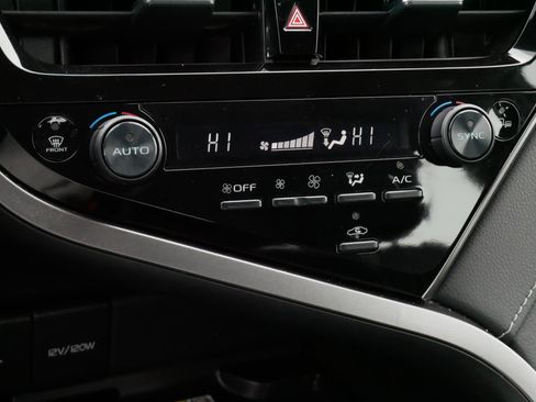 Used 2023 Toyota Camry SE w/ Cold Weather Package image 23