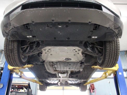 Used 2024 BMW 530i xDrive w/ Convenience Package image 93