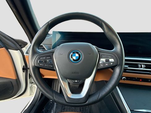 Used 2023 BMW i4 eDrive35 w/ Premium Package RWD image 40