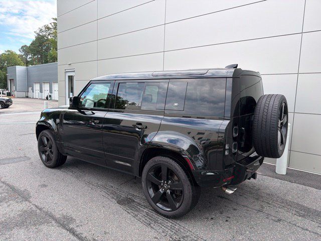 Used 2023 Land Rover Defender 110 V8 AWD/4WD image 3
