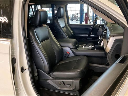 Used 2022 Ford Expedition Max XLT AWD/4WD image 8