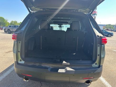 Certified 2022 Chevrolet Traverse LT w/ LT Premium Package AWD/4WD image 15