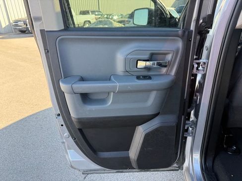 Used 2024 RAM 1500 Classic SLT image 9