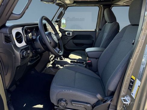 New 2025 Jeep Gladiator Sport image 11